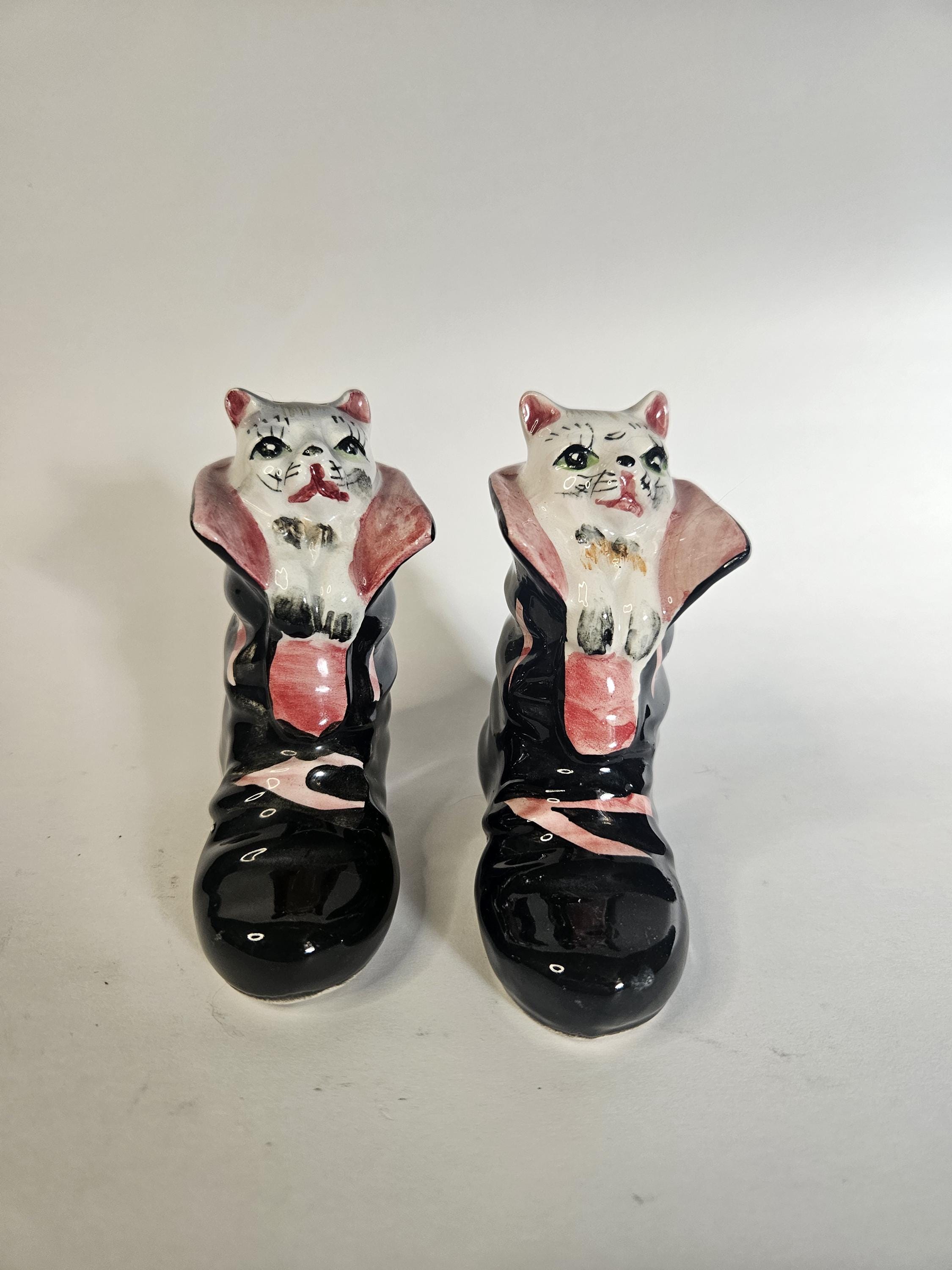 Puss N Boots - Cat Shakers - 1950s Japan - Original stickers & stoppers - Hand-painted