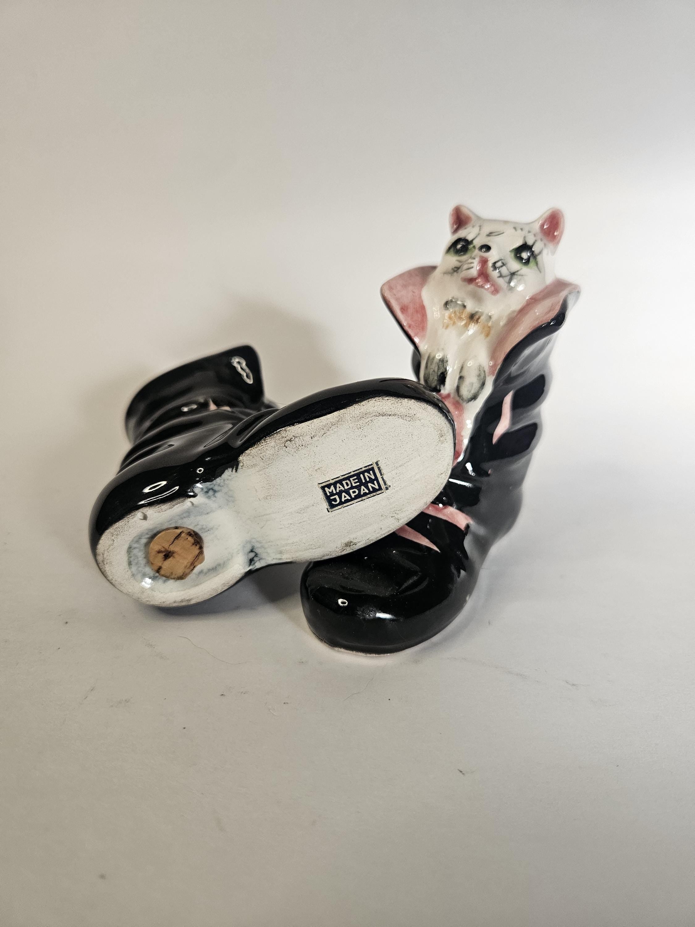 Puss N Boots - Cat Shakers - 1950s Japan - Original stickers & stoppers - Hand-painted