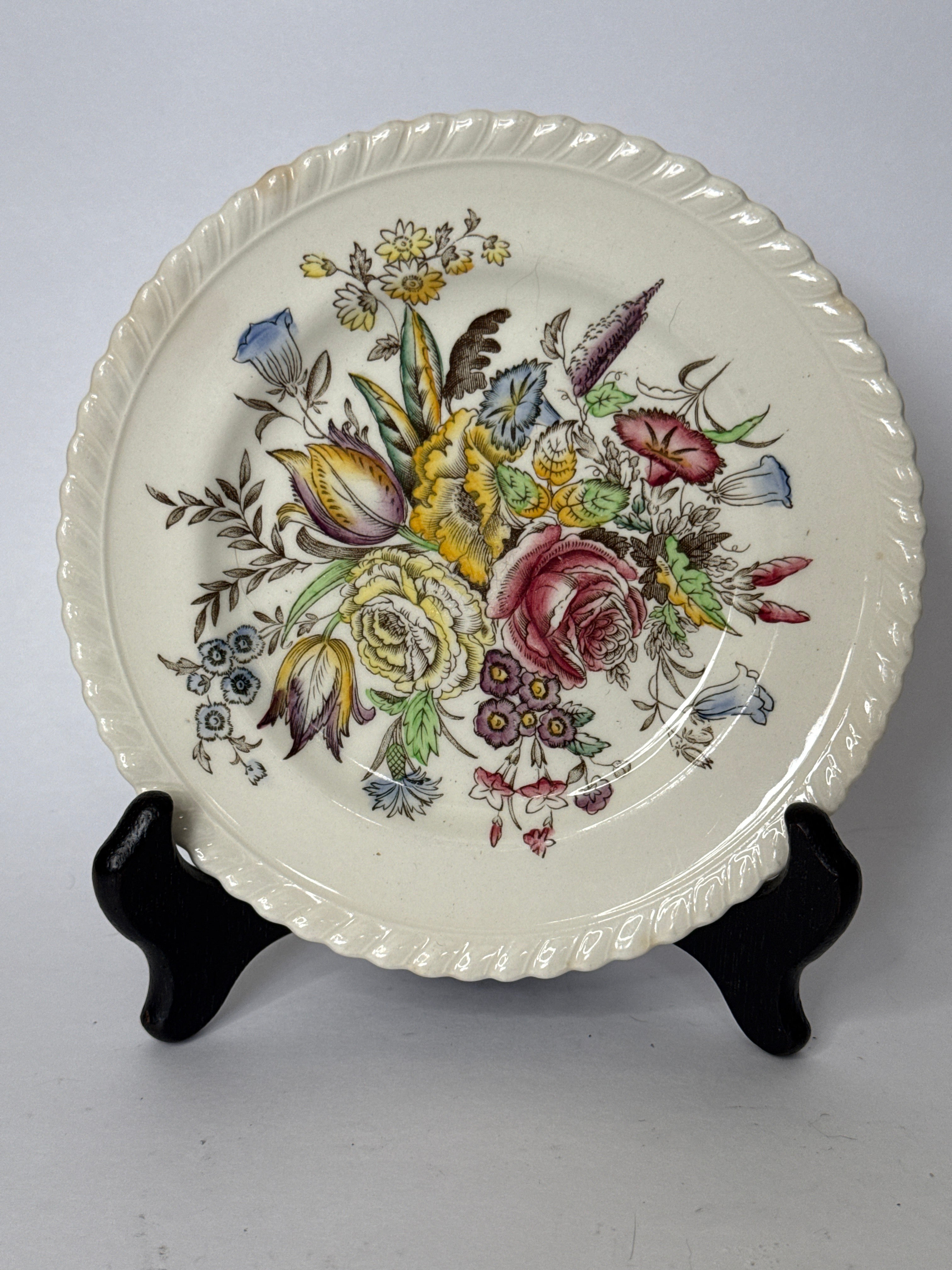 “Garden bouquet” Johnston Brothers, England, Windsor Ware, FB & Co. 6” round floral plate