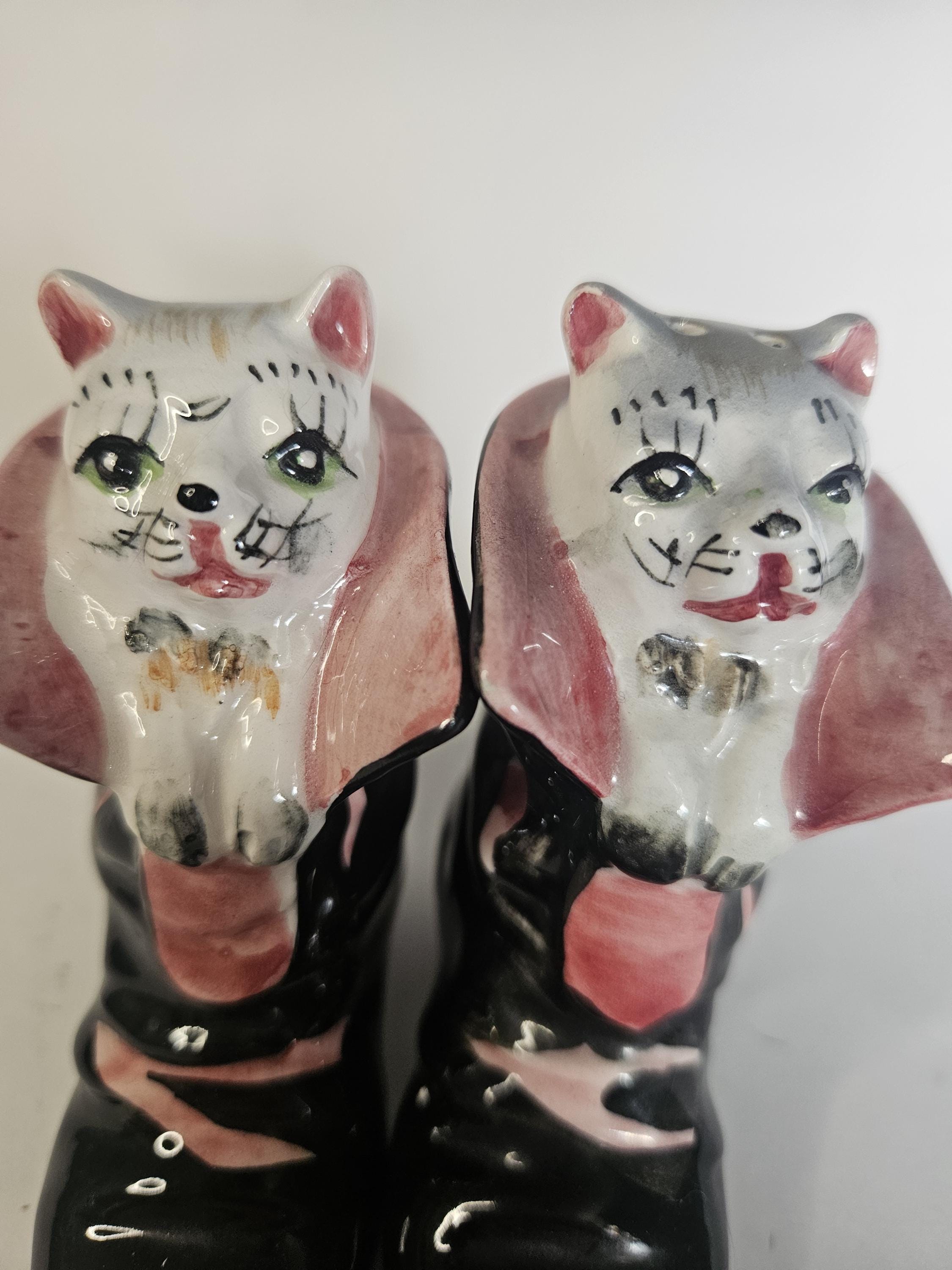 Puss N Boots - Cat Shakers - 1950s Japan - Original stickers & stoppers - Hand-painted
