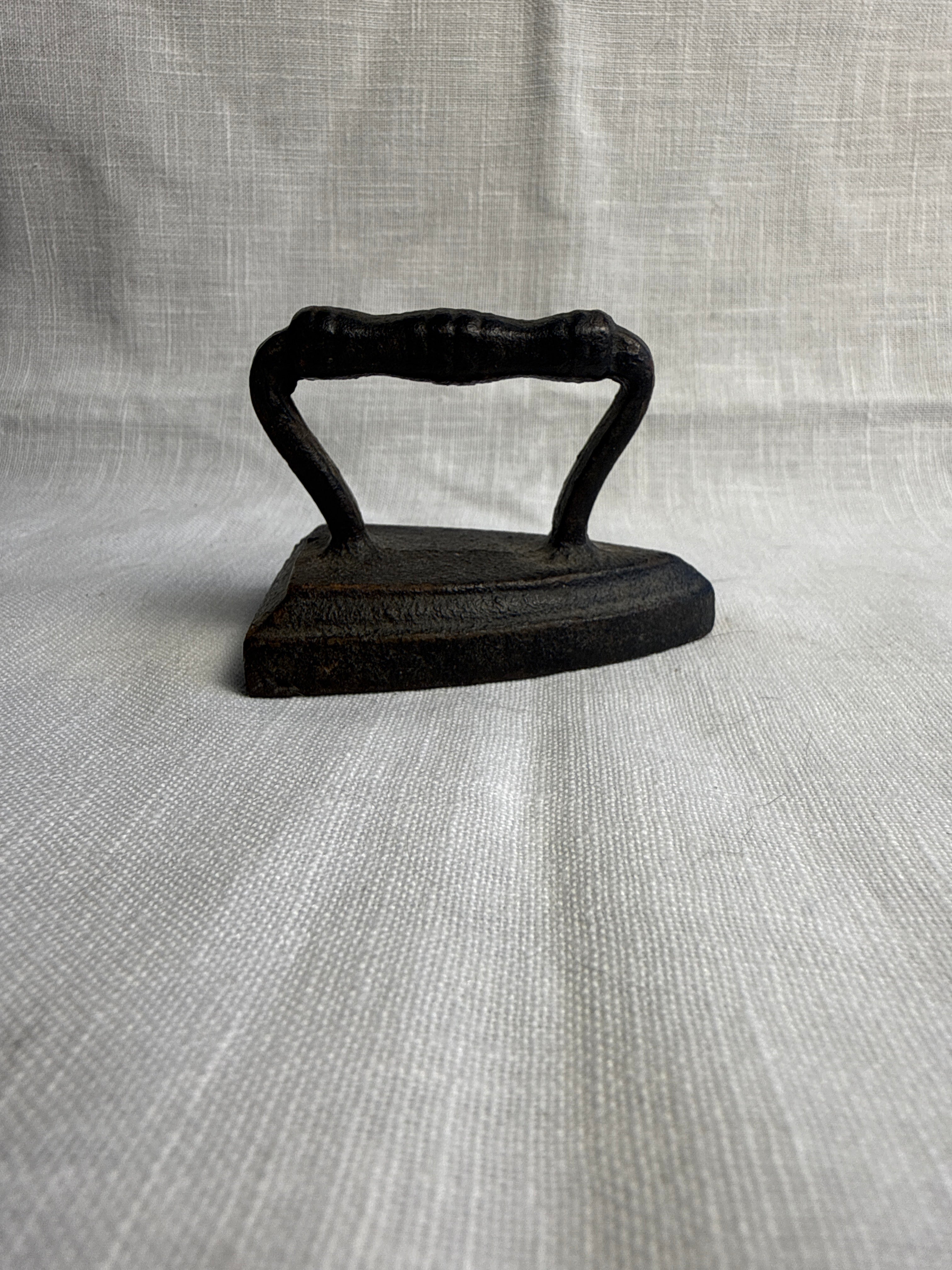 Small Decorative Child’s Sad Iron 11