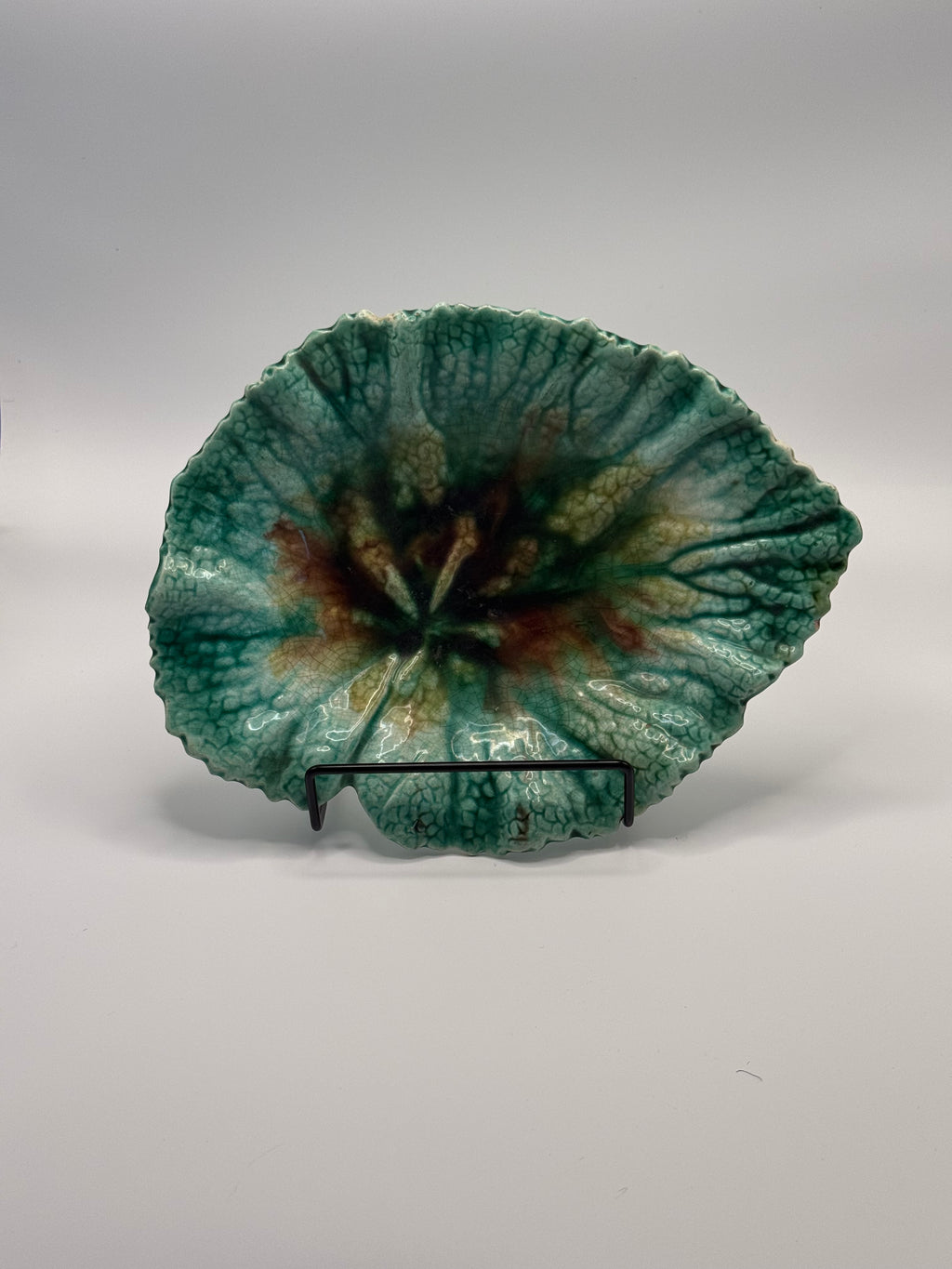 Vintage Majolica Green & Brown Leaf Dish – Botanical Ceramic Trinket / Serving Plat