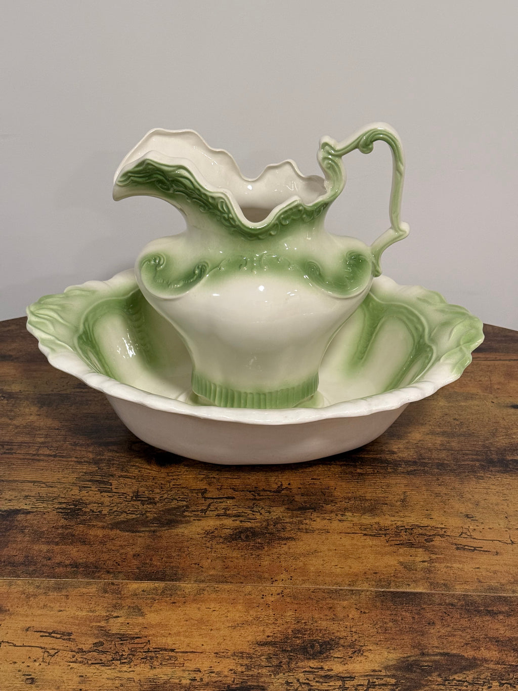 Arnel’s Pitcher & Washbasin Set 14” Large