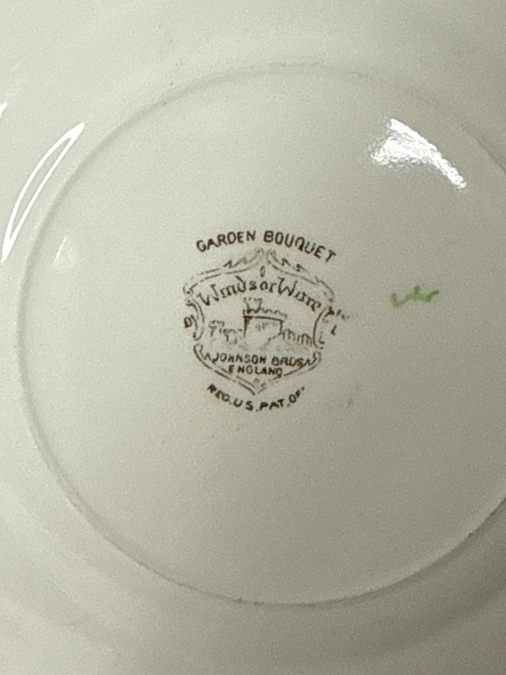 “Garden bouquet” Johnston Brothers, England, Windsor Ware, FB & Co. 6” round floral plate