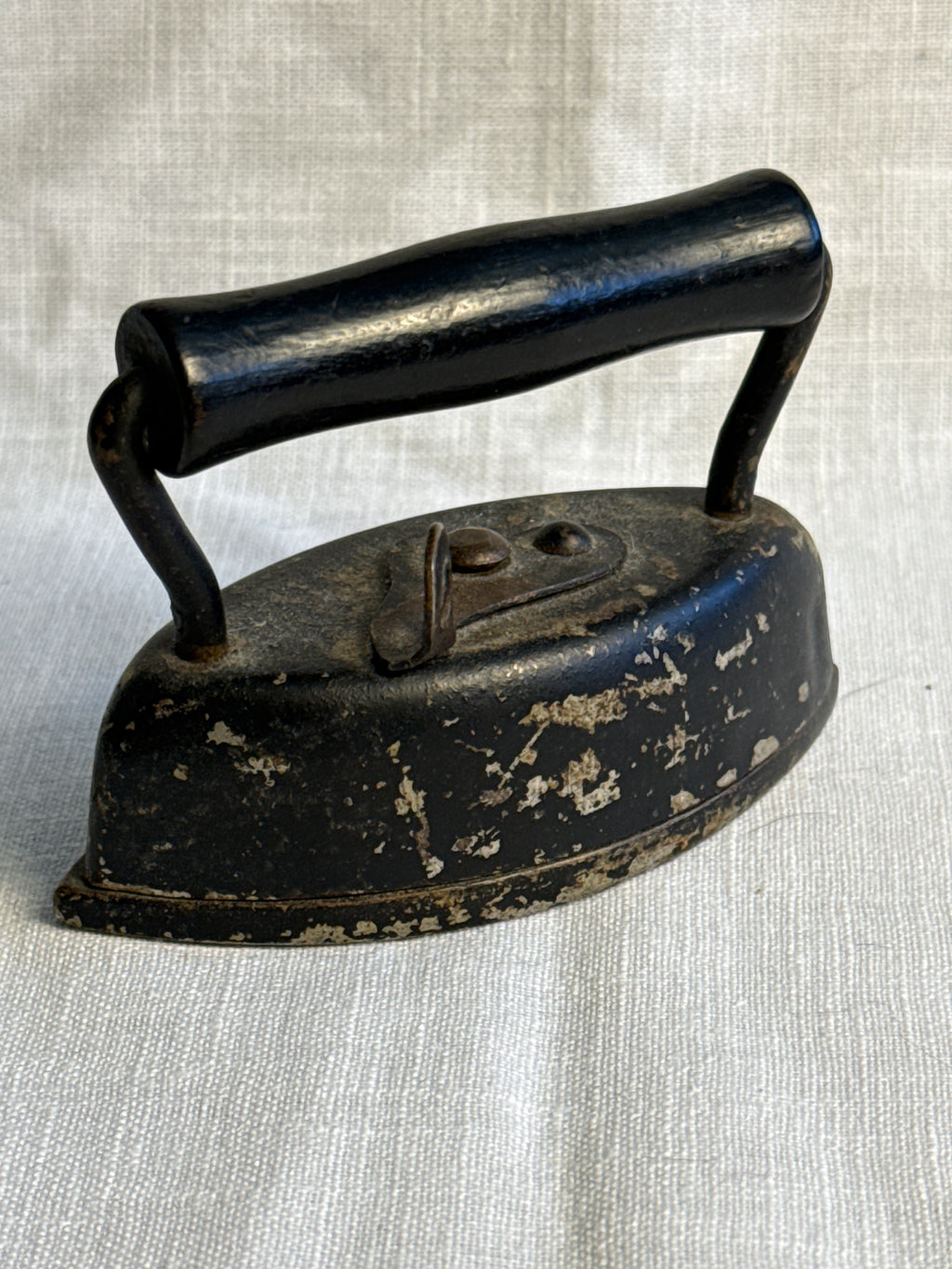 Small Decorative Child’s Sad Iron 3