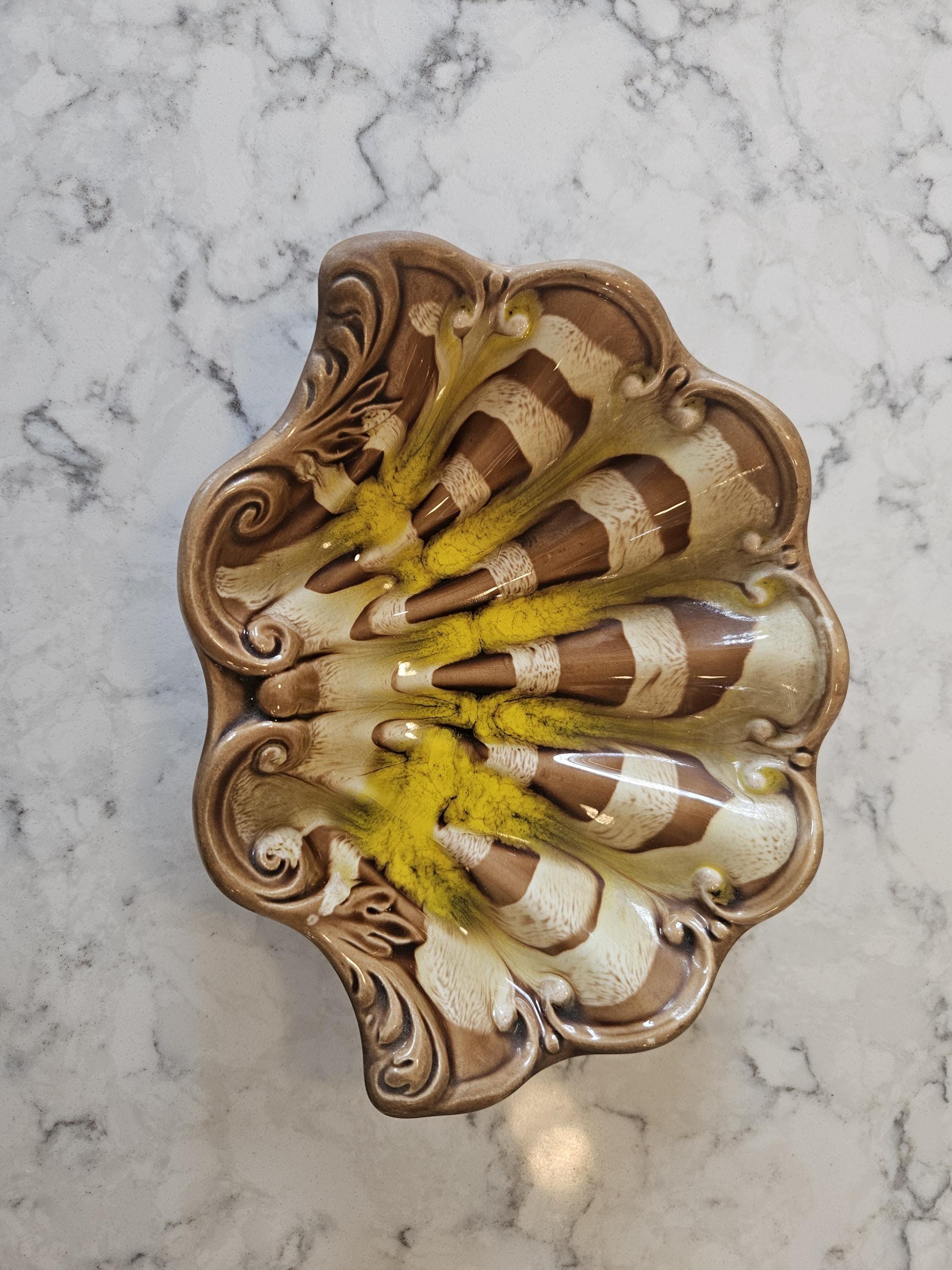 BCM Belgo Canadian - Clam Pattern with Glaze - Trinket Dish