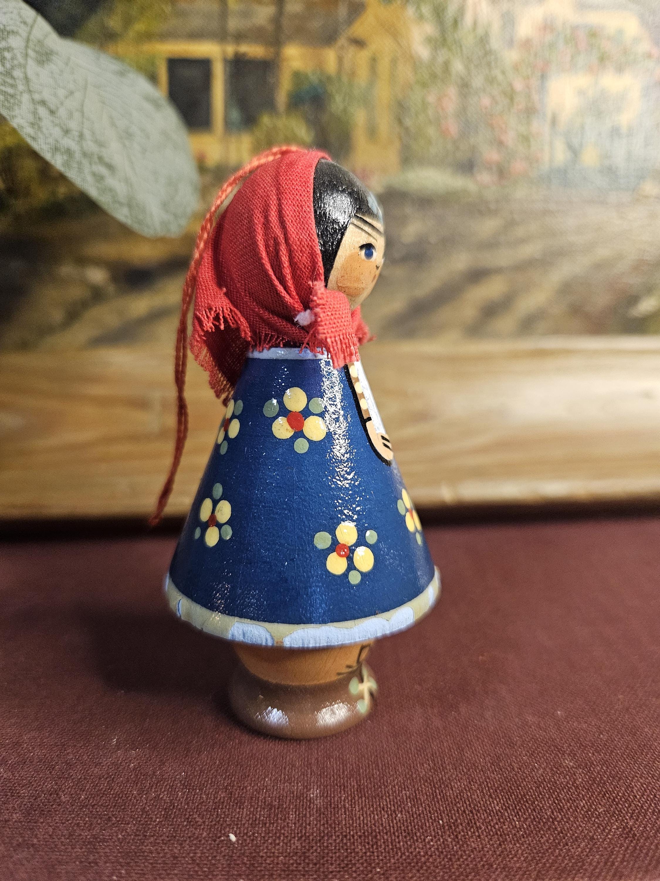 Russian Folk Art - Wooden figurine/ornament